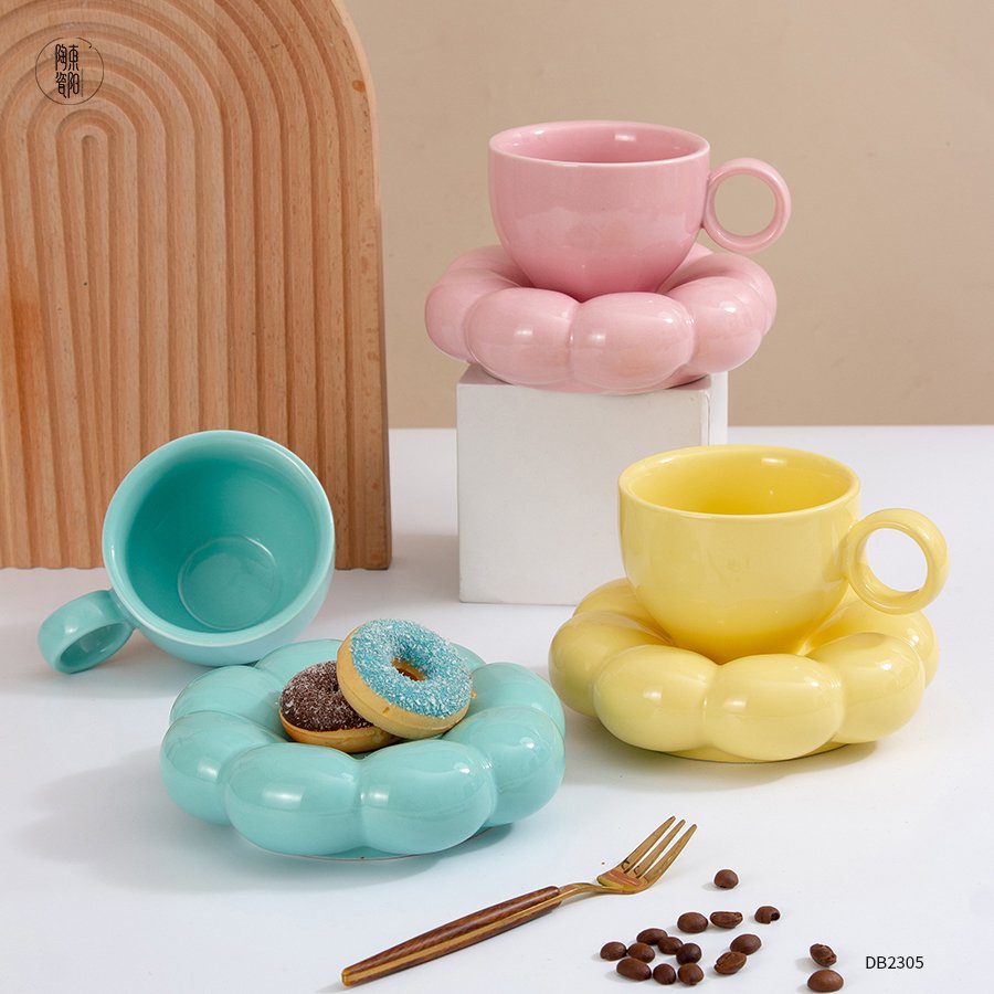 Colorful porcelain coffee cup and saucer set modern wholesale cute ceramic custom mug