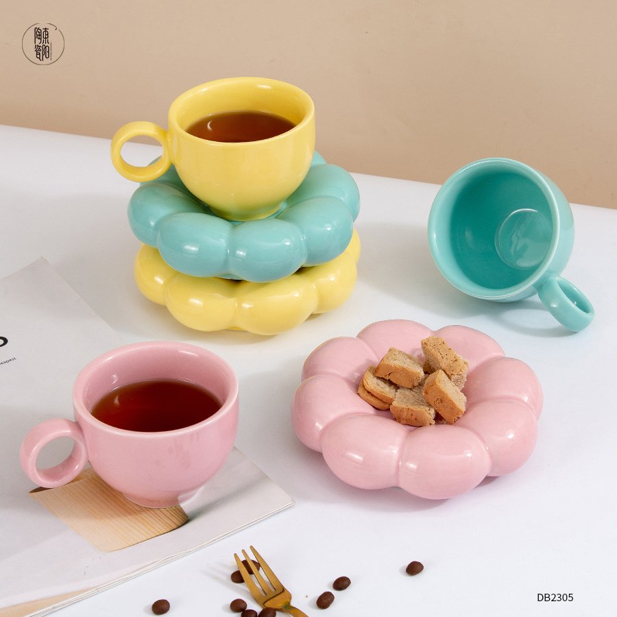 Colorful porcelain coffee cup and saucer set modern wholesale cute ceramic custom mug