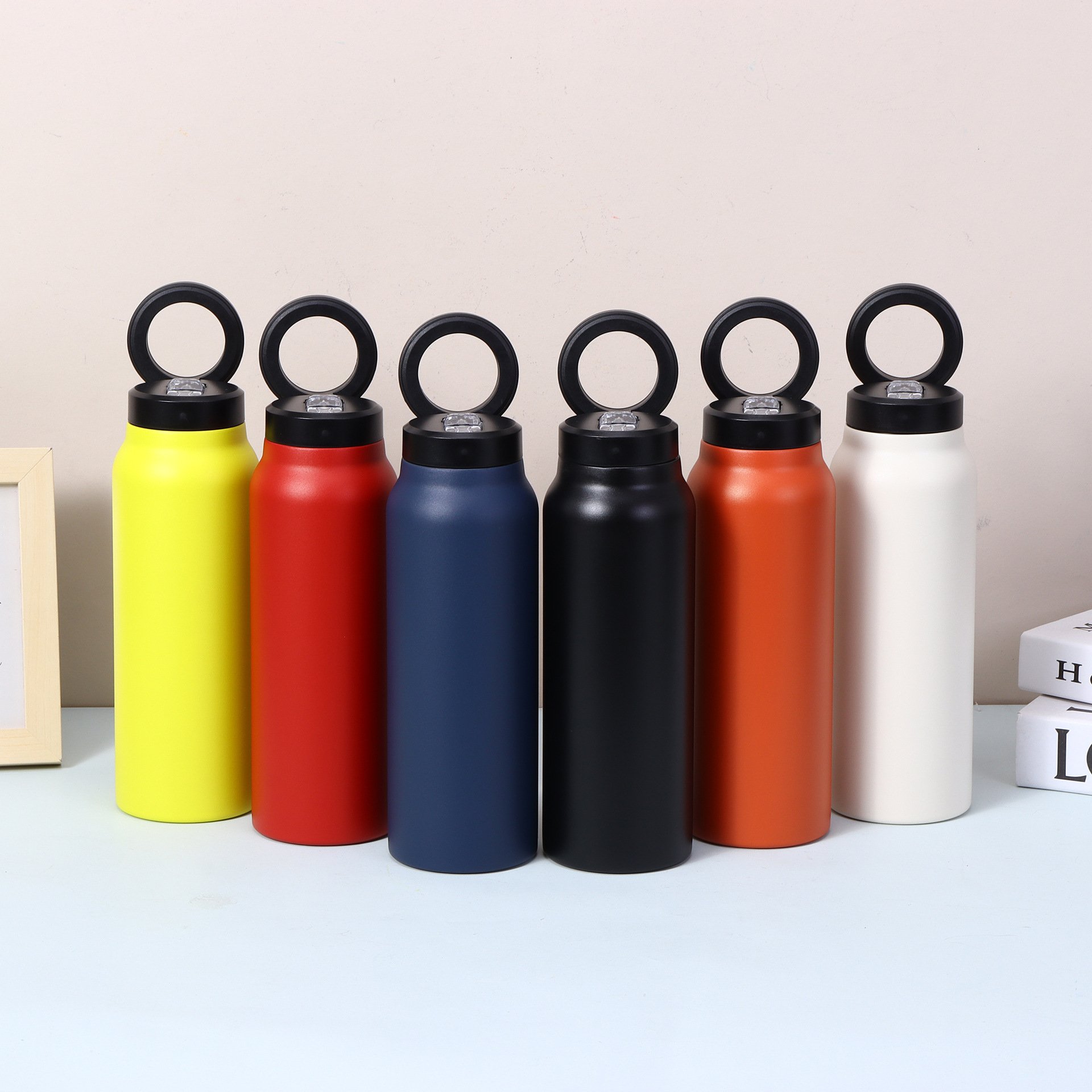 magnetic suction cover vacuum flask Insulated Drink Bottle 24oz Steel Flask with Mag Lid and Phone Holder