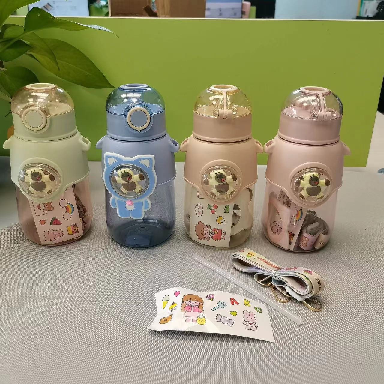 Summer cute 680ml children portable juice drinking cup bpa free reusable travel school kids plastic water bottles with straw
