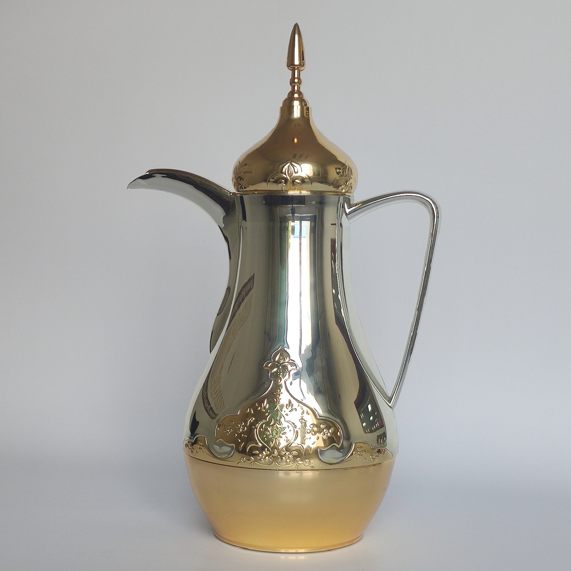 Wholesale high quality golden hot tea water arabic vacuum flask thermos bottle for dubai saudi