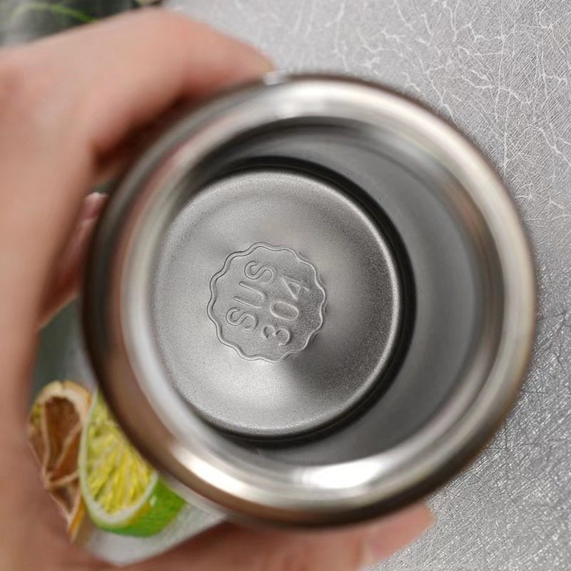 Double Wall Stainless Steel Thermos Vacuum Flask Bottle Traditional Design Travel Cup for Water Adults Use for Winter