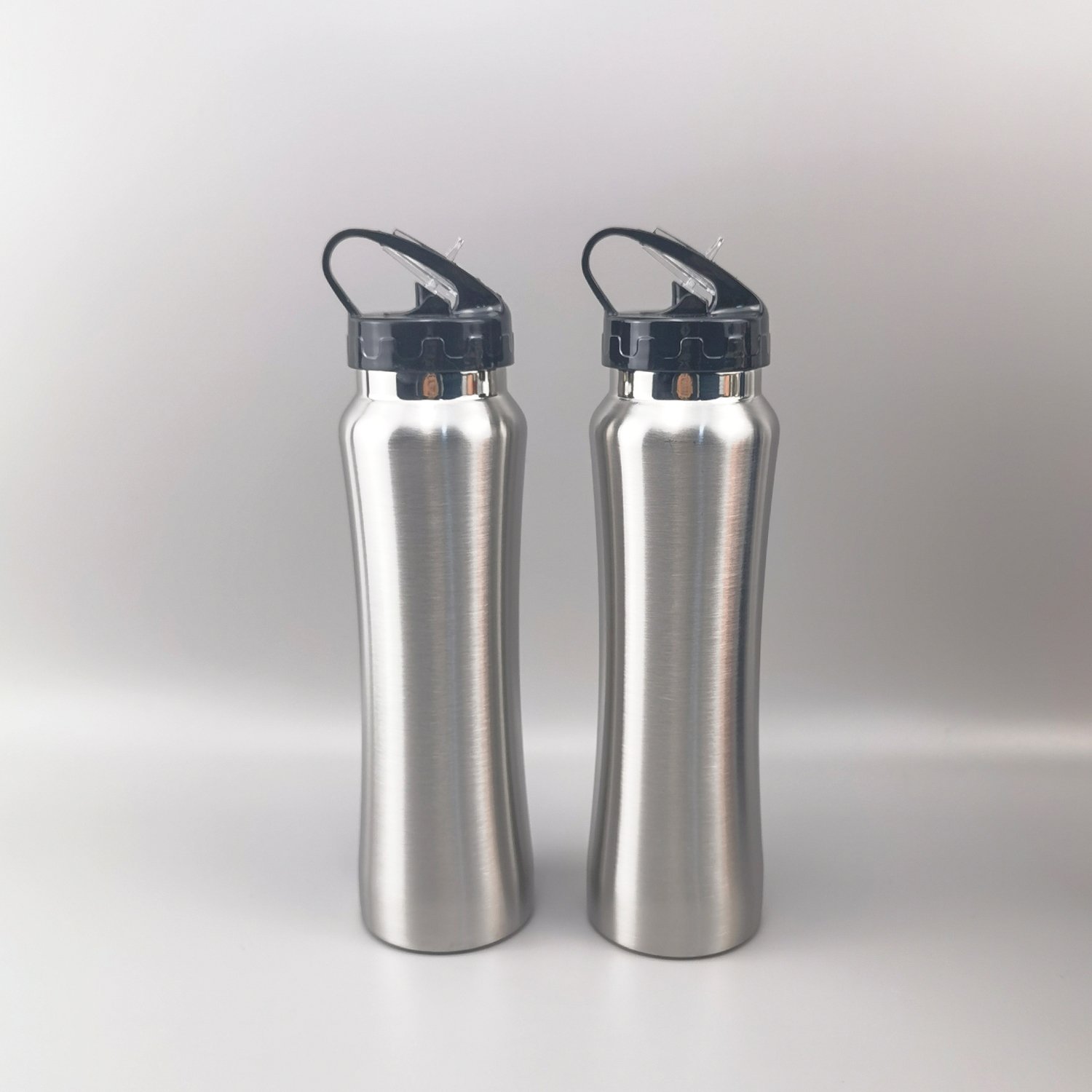 304 Food-Grade Stainless Steel Double-Wall Water Bottle with Plastic Lid and Straw for Outdoor Sports Activities