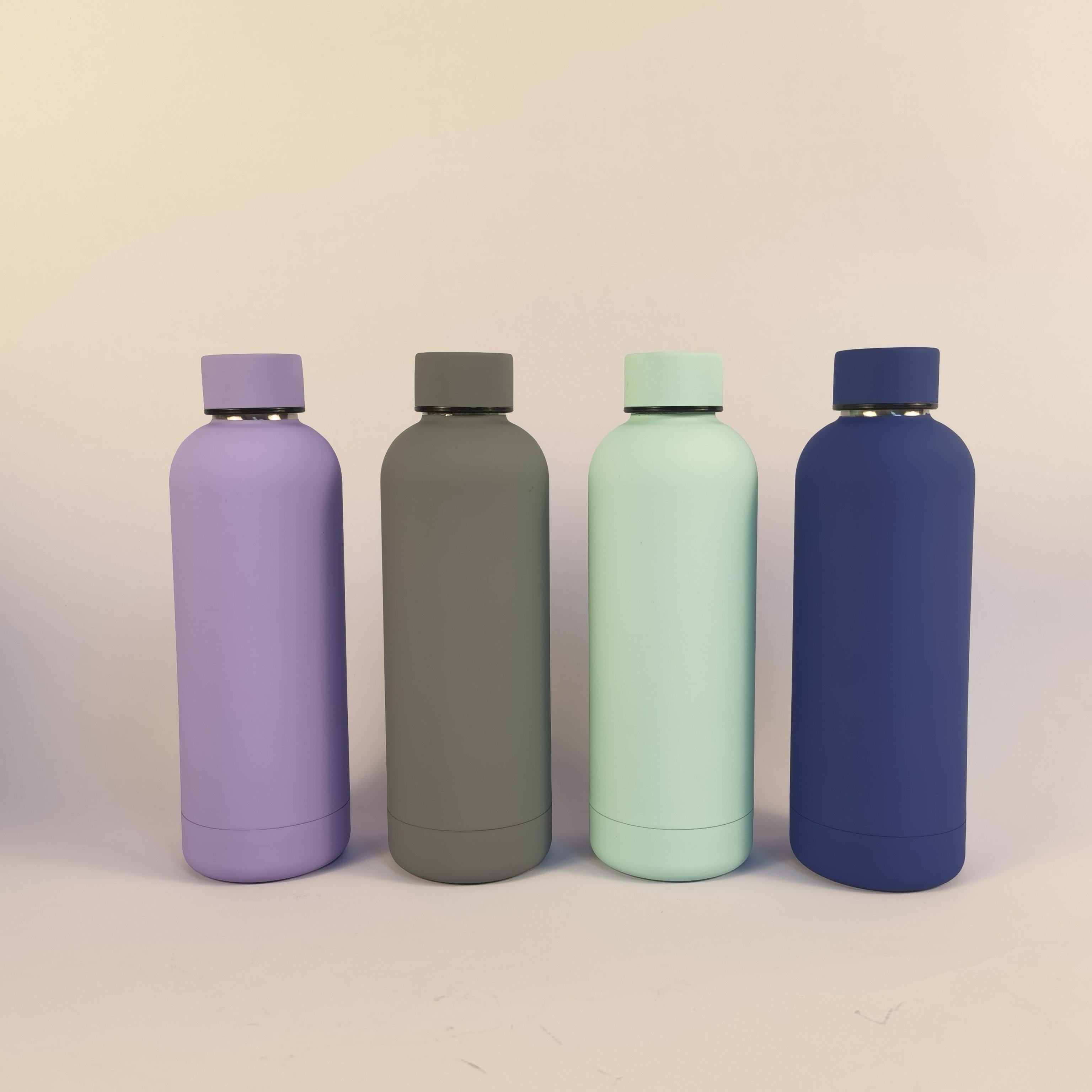 Stock Vacuum Flask Double Wall Stainless Steel Insulated Water Bottle With Colorful Silicone Rubber Coating