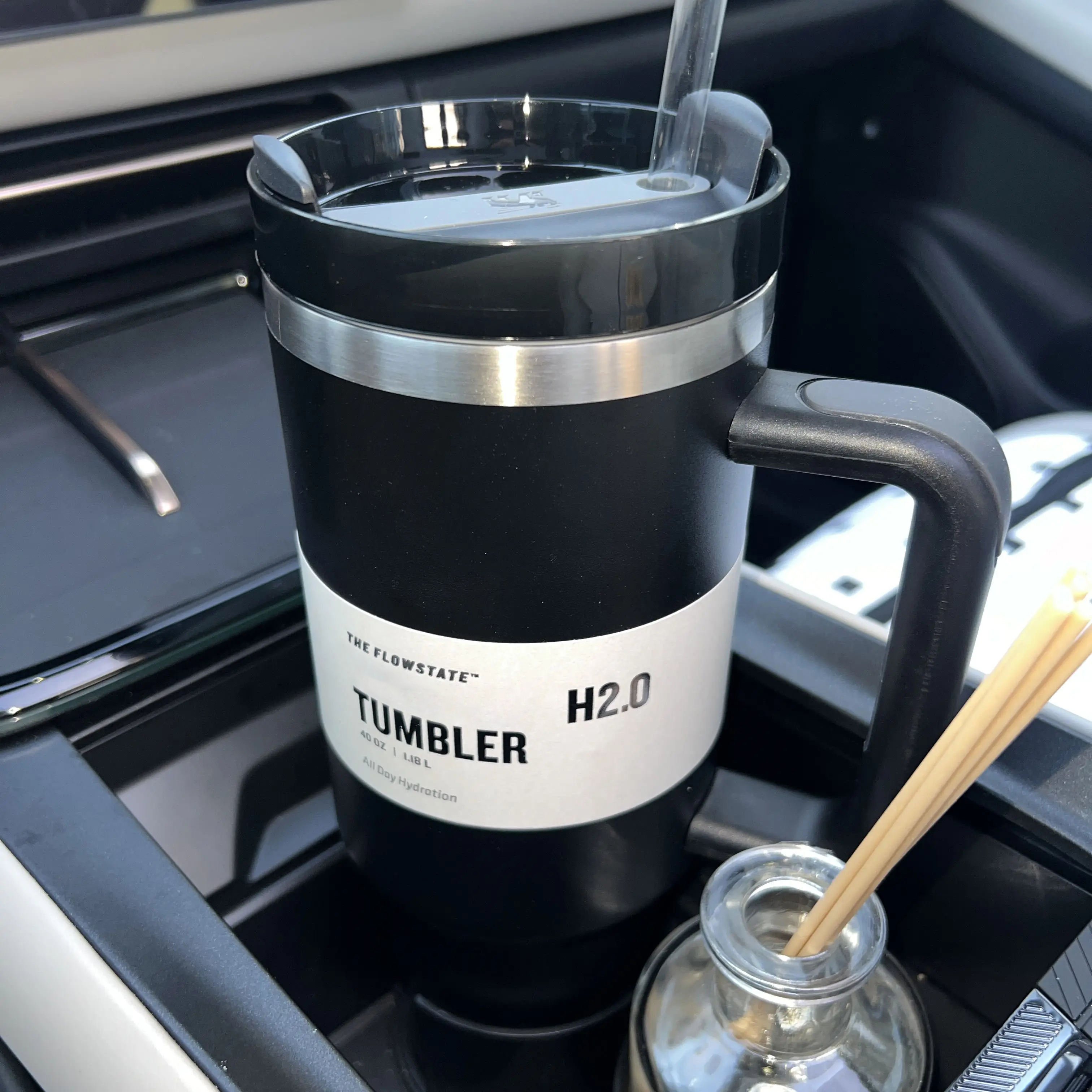 HOT Selling 40 Oz H2.0 Cup Double Wall Stainless Steel Vacuum Insulated Mug Travel 40oz Tumbler With Handle Lid Straw
