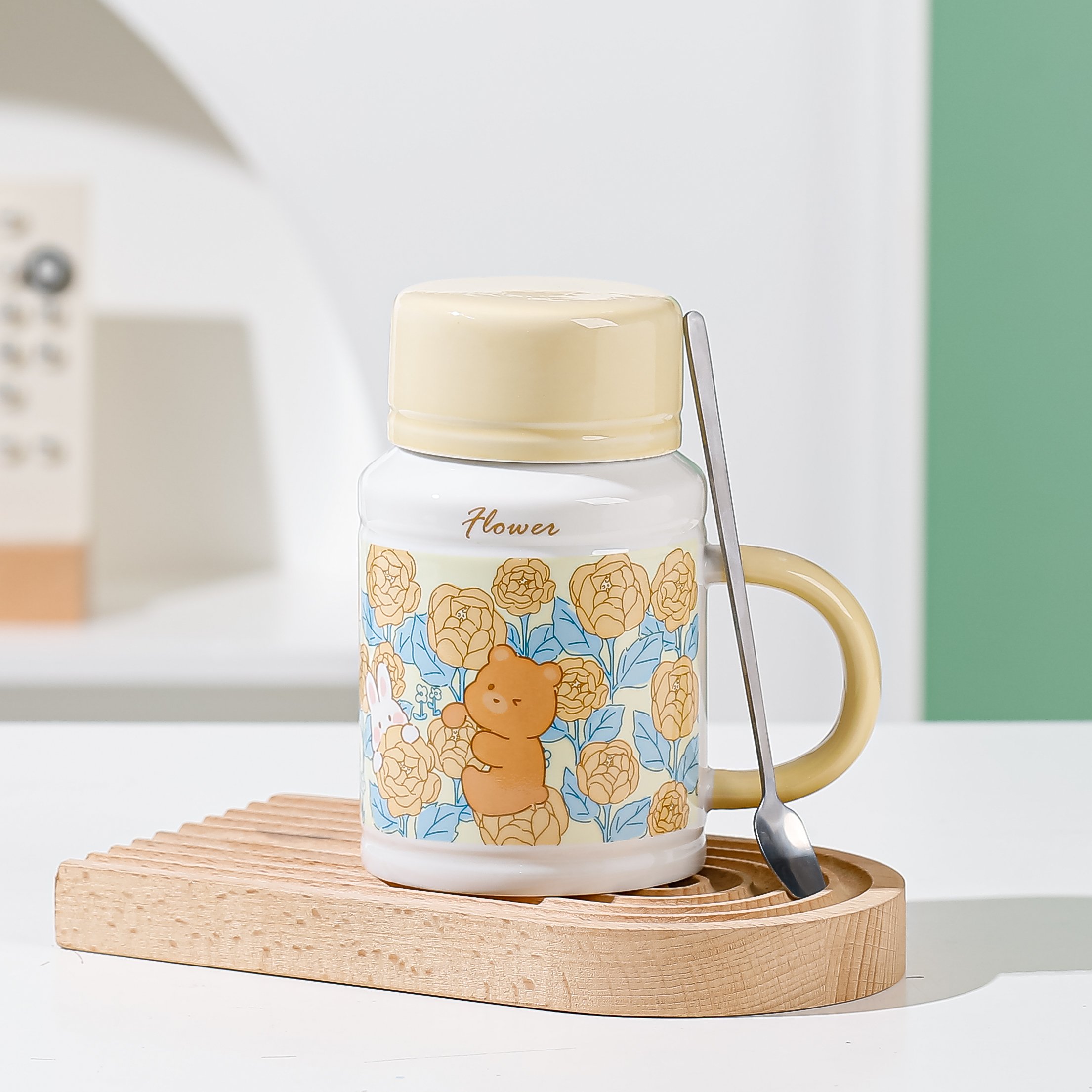 Wholesale 420ml Big Capacity Cute Ceramic Mug With Lid And Spoon Customizable Flower Milk Tea Coffee Cup For Home Office