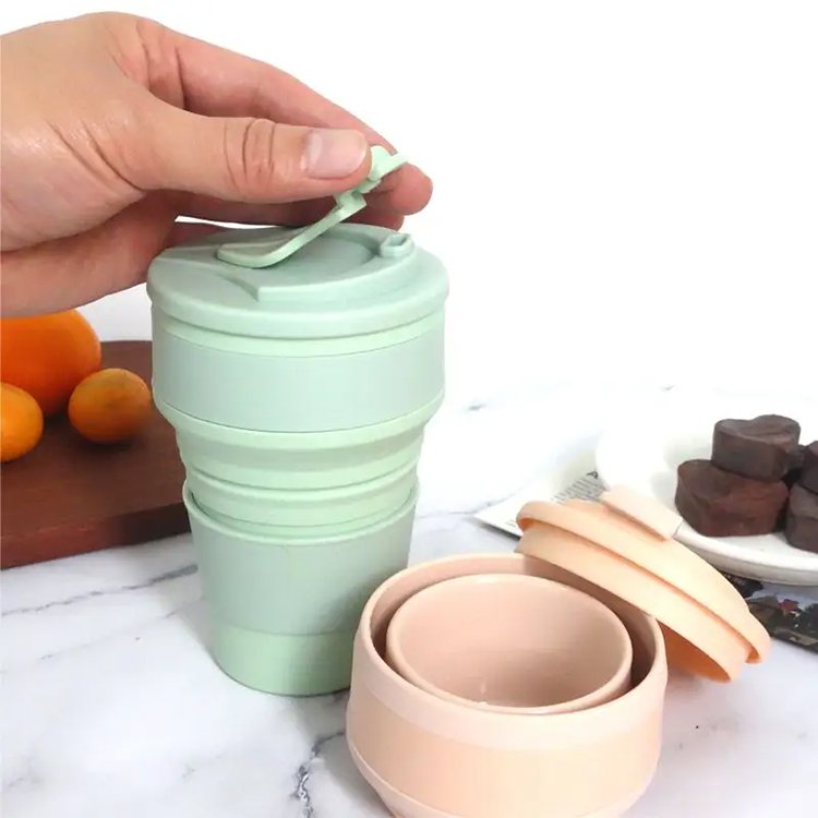 Custom Folding Travel Cup Food Grade Foldable Coffee Cup Collapsible Portable Travel Mug Reusable Silicone Cups for Camping