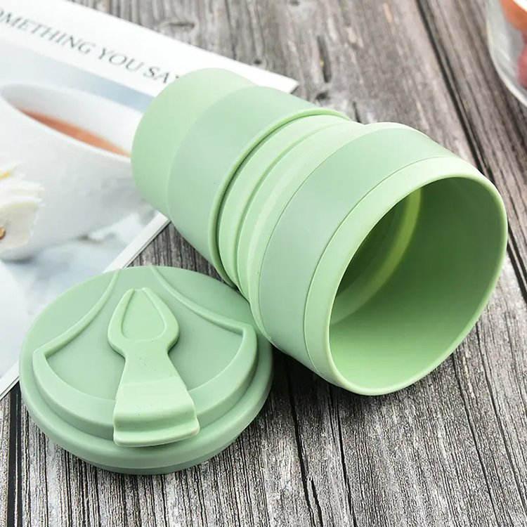 Custom Folding Travel Cup Food Grade Foldable Coffee Cup Collapsible Portable Travel Mug Reusable Silicone Cups for Camping