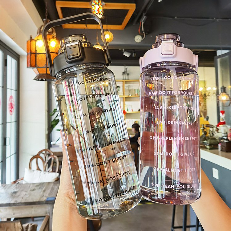 Hot sell Custom Bpa Free 2l Half Gallon Fitness Gym Sports Clear Plastic Motivational Water Bottle With Time Marker And Straw