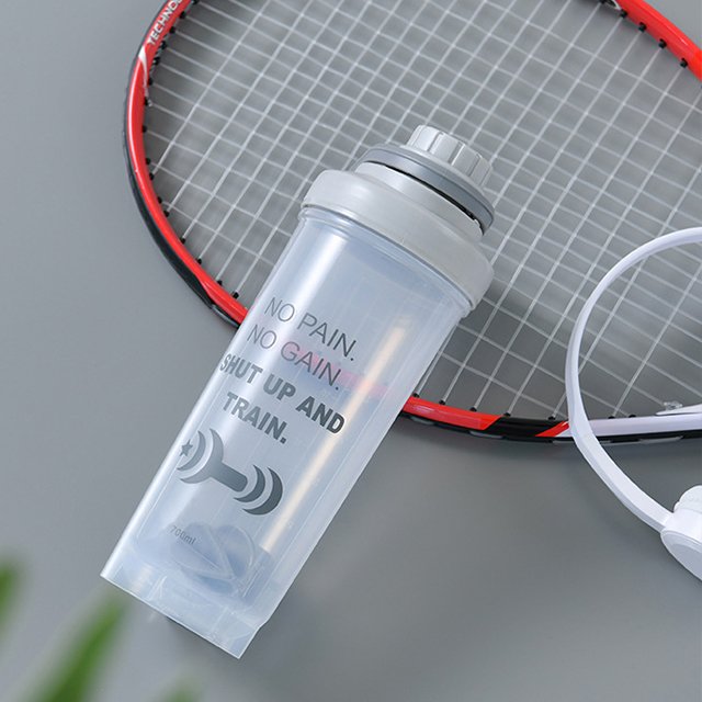 Best seller portable 500ml 700ml bpa free gym sports bicycle plastic protein shaker water bottles with Mixing Ball