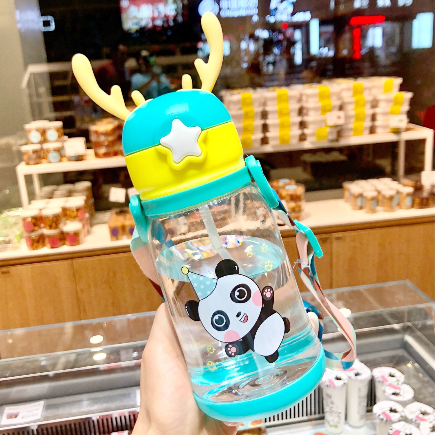 Low MOQ Cheap 500ml Plastic Kids Children Cute Cartoon Strap Kindergarten Primary School Student Cup Water Bottle With Straw