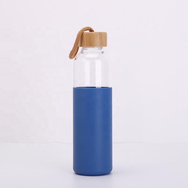 Bamboo lid silicone sleeve eco friendly portable 550ml travel durable borosilicate drinking sports cup glass water bottle