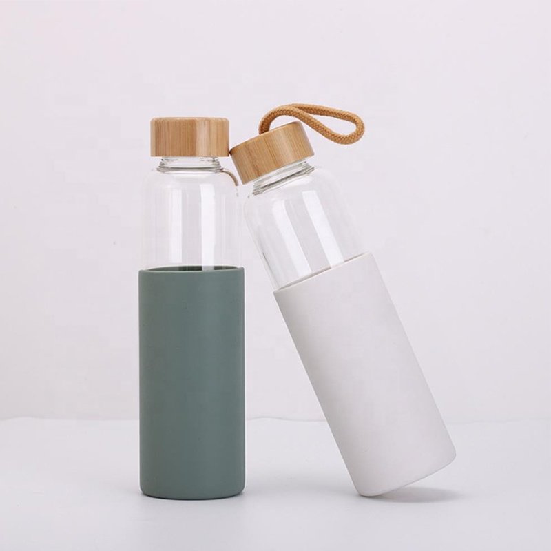 Bamboo lid silicone sleeve eco friendly portable 550ml travel durable borosilicate drinking sports cup glass water bottle