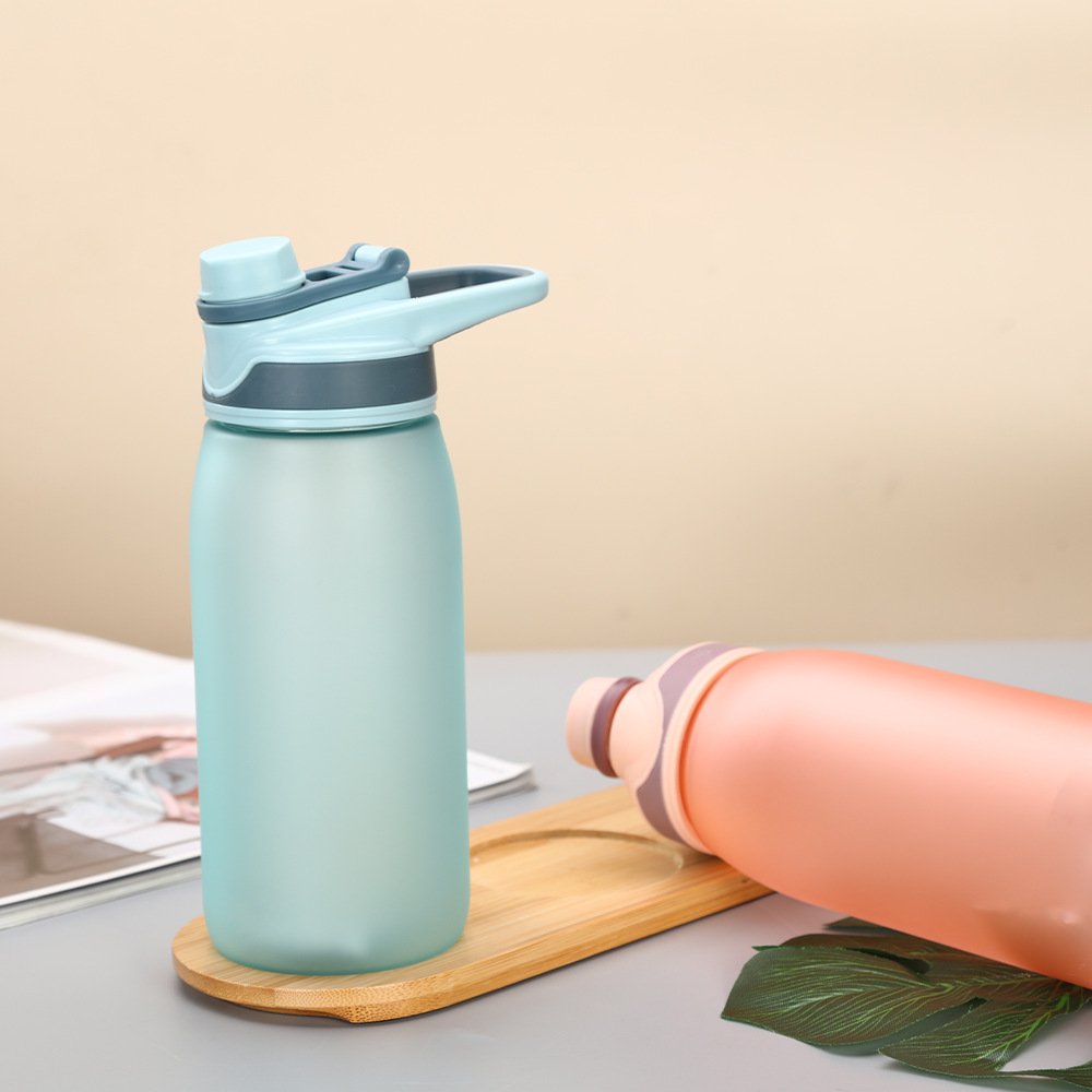 Wholesale support custom eco-friendly tritan material bpa free sports plastic drinking with flip top lid water bottle