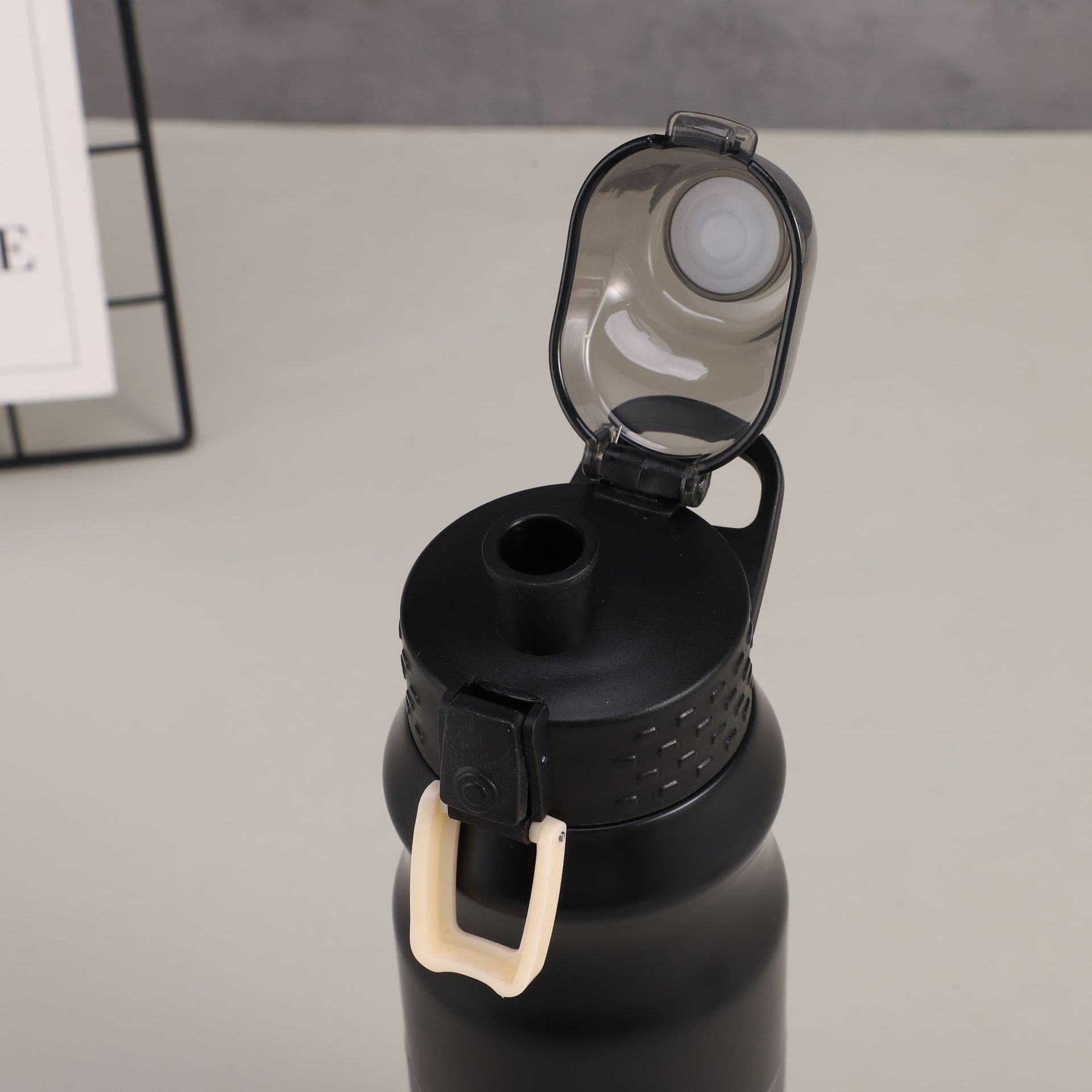 Outdoor sports custom 20oz double wall thermos vacuum flasks stainless steel insulated drinking water bottle