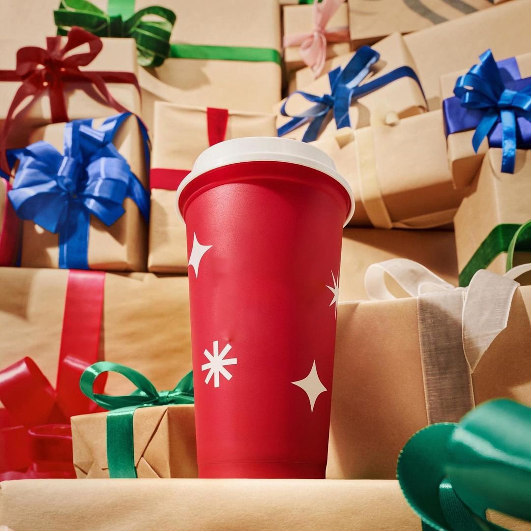 Custom Holiday Ice Cold Travel Mug Coffee Reusable Hard Coffee16Oz Plastic Red Cup
