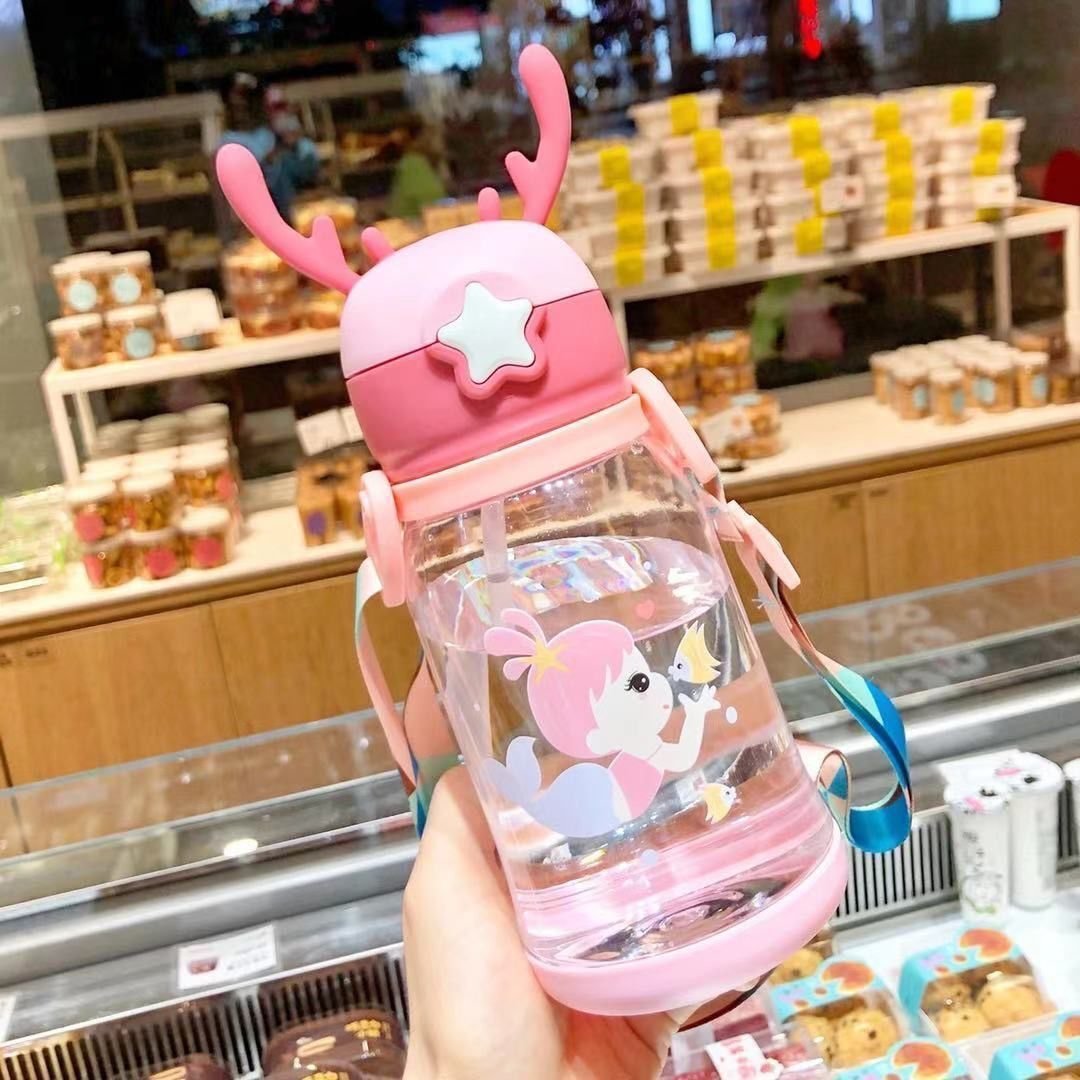 Outdoor Cartoon Antlers Children Straw Water Bottles Anti-Leak Portable Strap Kids Kettle 600ml Cartoon Gift Cup Baby Water Cup