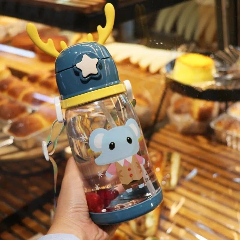 Outdoor Cartoon Antlers Children Straw Water Bottles Anti-Leak Portable Strap Kids Kettle 600ml Cartoon Gift Cup Baby Water Cup