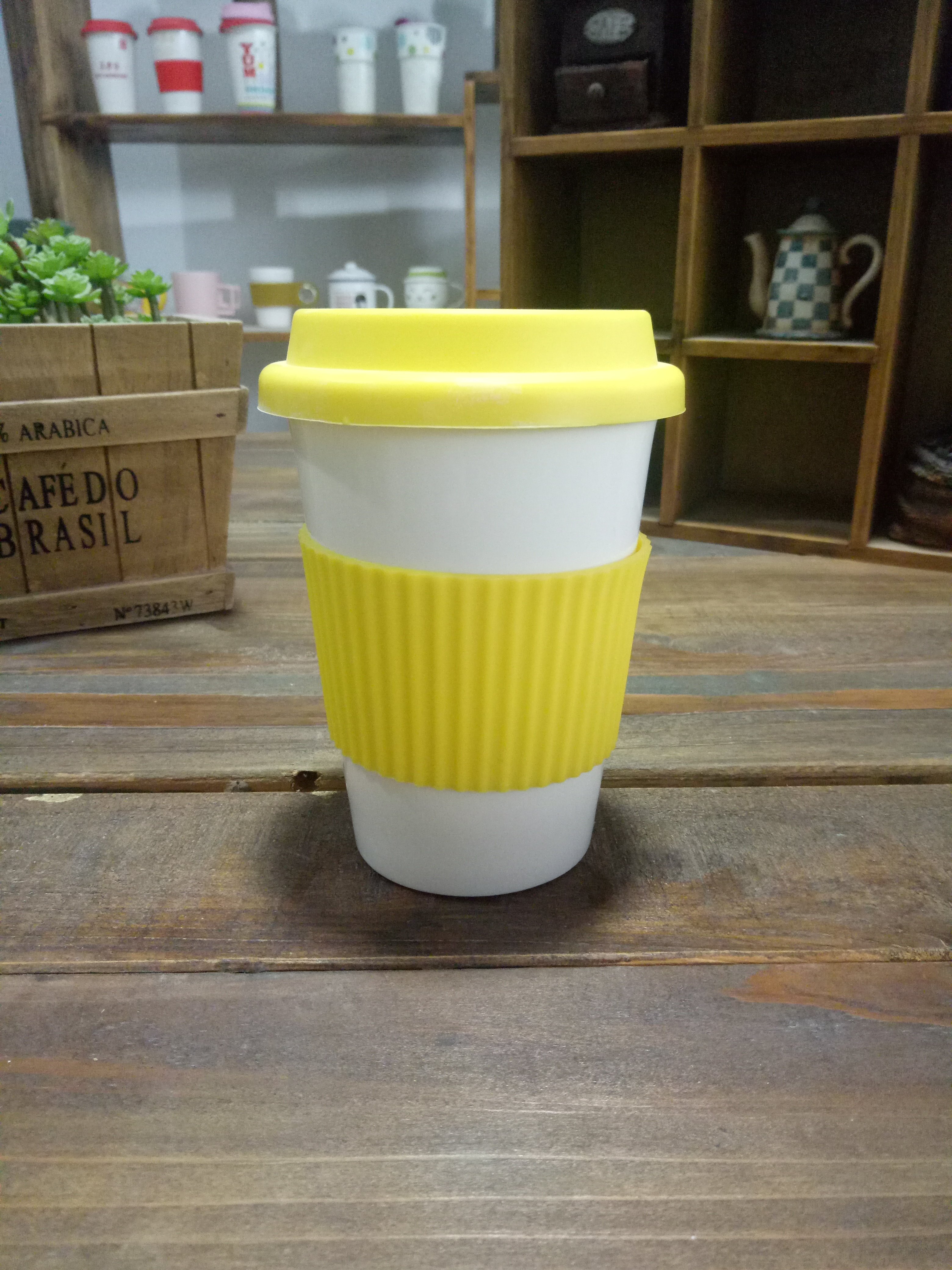 Small Quantity double wall porcelain coffee mugs with color sleeve