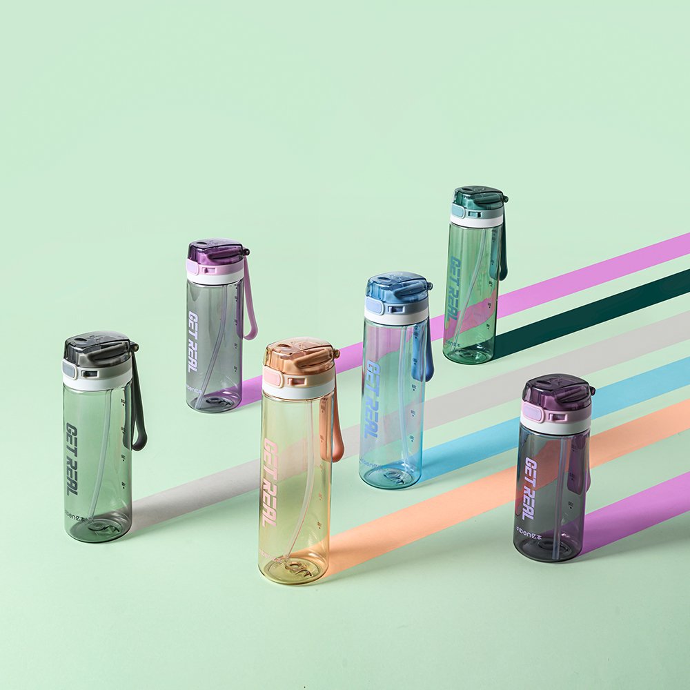 630ML Plastic sports water bottle with straw