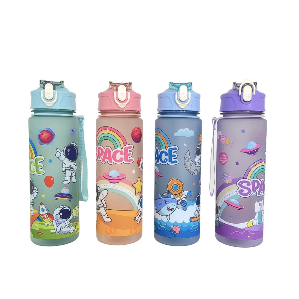 New Cheap Cute Kids Cartoon Spaceman Plastic Tumblers Cup 650ml Portable Rope Holding Water Bottle With Straw