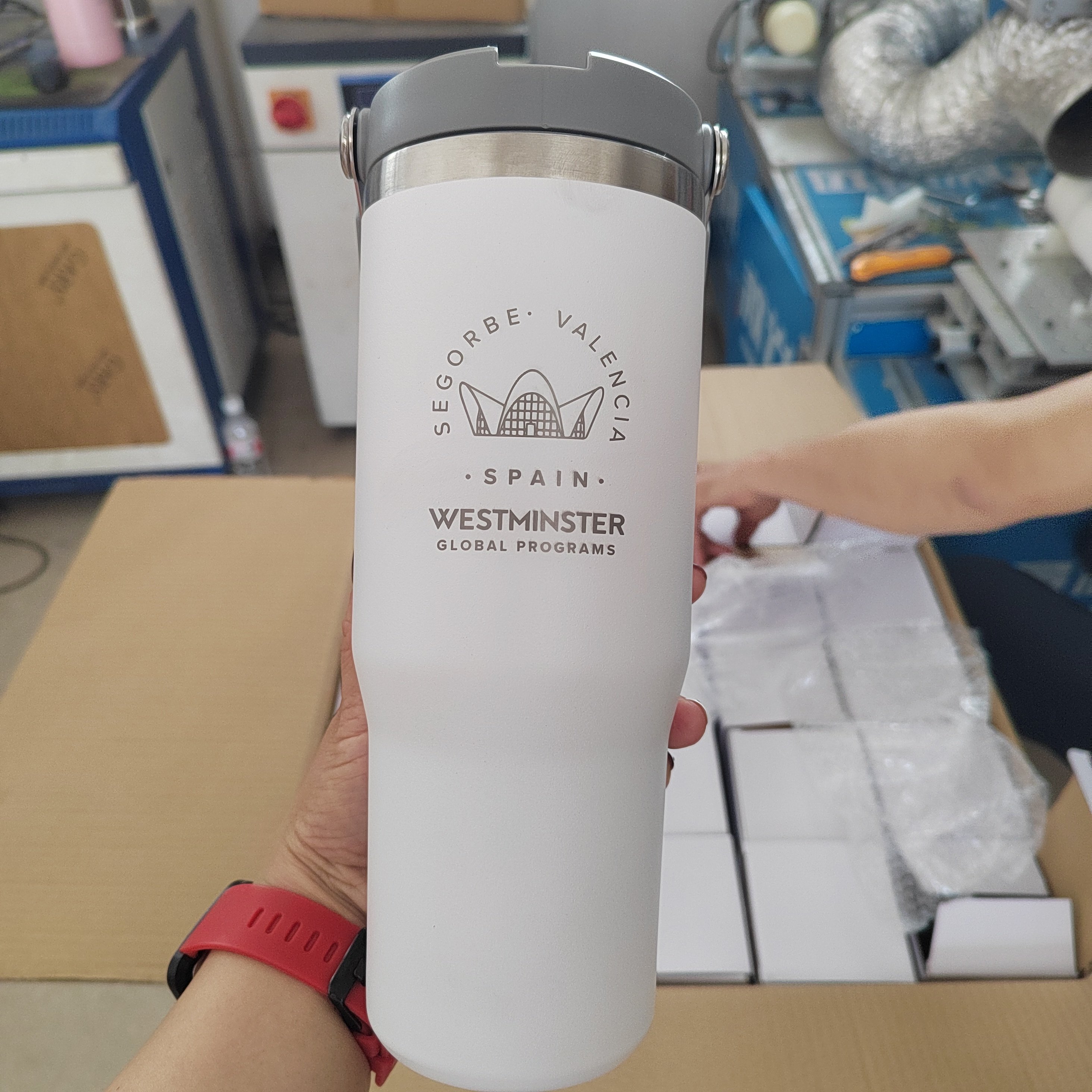 High Quality 304 Stainless Steel 30oz Double Insulated Metal Tumbler Cup Vacuum Insulated Water Bottle Travel Mugs With Handle