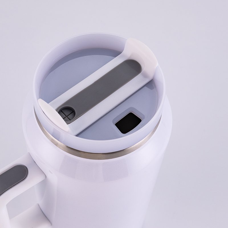 USA Warehouse New RTS 64OZ Sublimation Blanks Sport Tumbler Large Size Stainless Steel Travel Tumbler with Handle Outdoor Mug