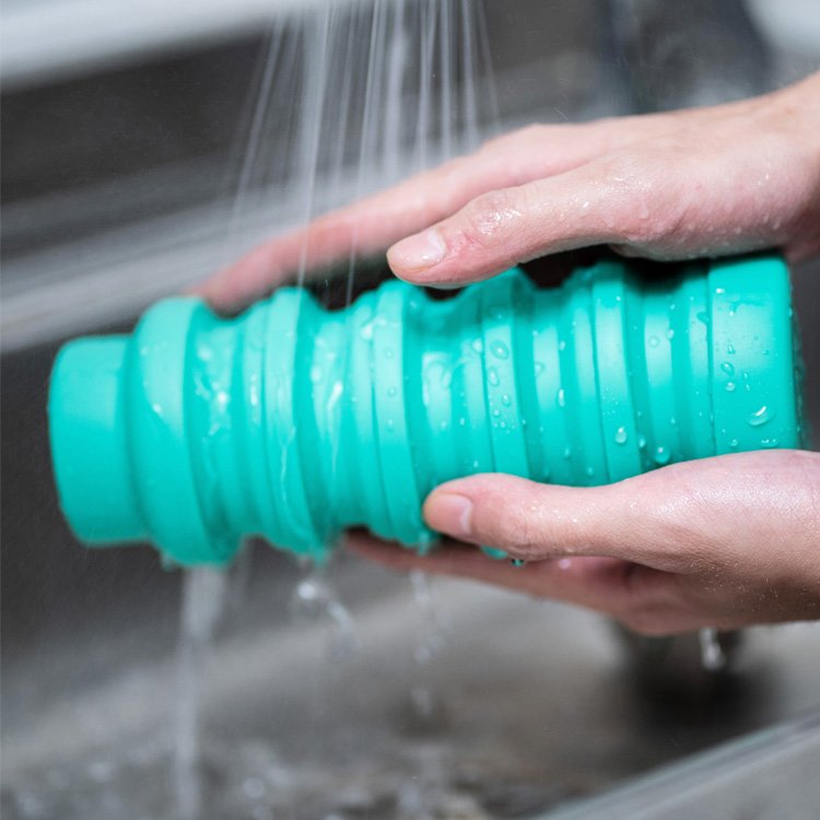 Various design plastic stainless steel lid juicer milk collapsible foldable silicone water bottle