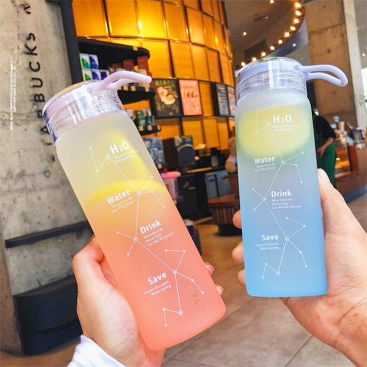 Factory Selling Customized Colored Handmade High Temperature Resistance Outdoor Drinking With Cover Glass Water Bottle