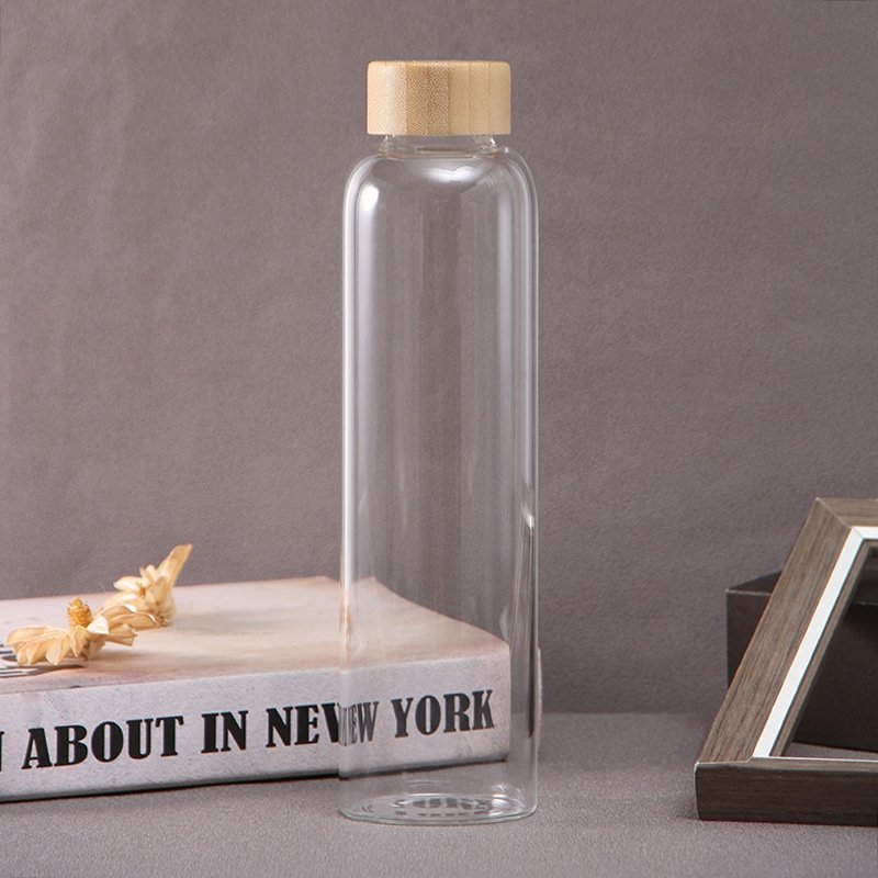 JM Free Sample 550ml Eco-friendly Bamboo Lid Silicone Sleeve Durable Borosilicate Glass Water Bottle