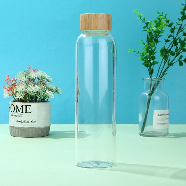 JM Free Sample 550ml Eco-friendly Bamboo Lid Silicone Sleeve Durable Borosilicate Glass Water Bottle