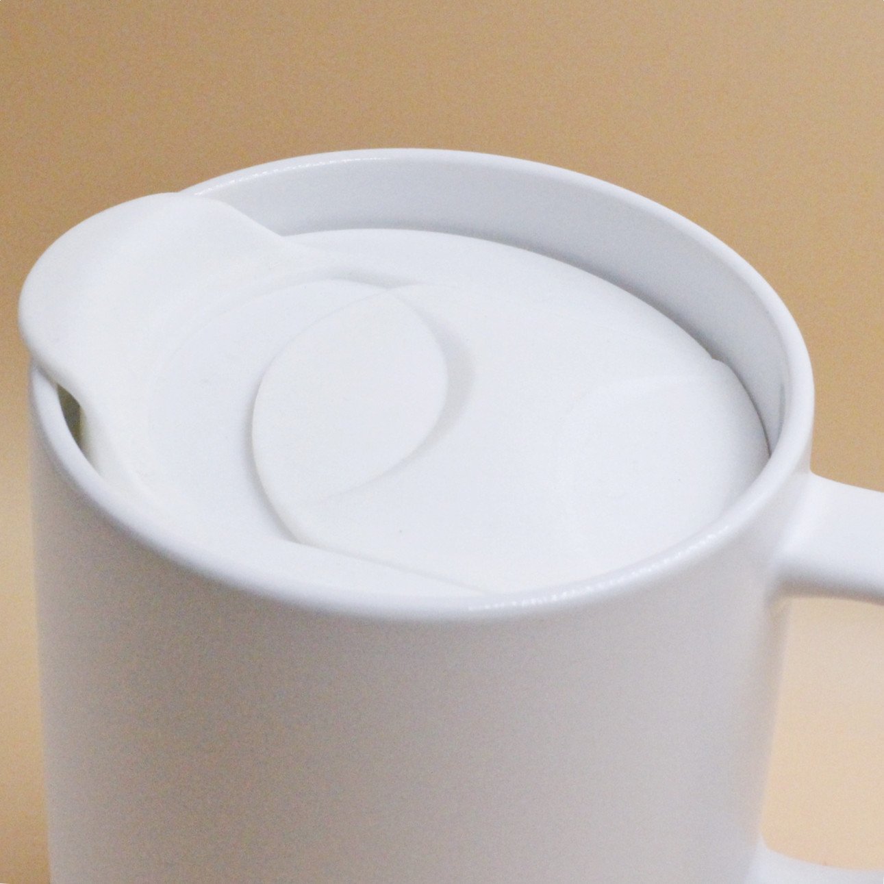 Ceramic mug Cork Base with PP lid matte black white color customized design logo highly welcome for daily use office shop