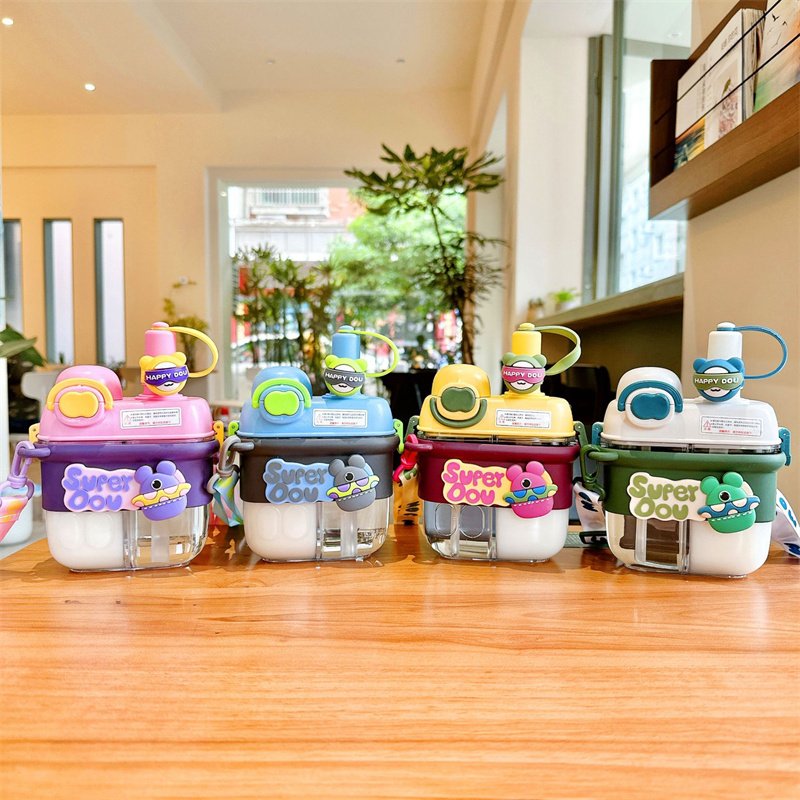 500ml Cartoon Kids Water Bottle Outdoor Water Bottle With Straw Gourde Enfants Ecole Plastic Kids Water Bottle For School