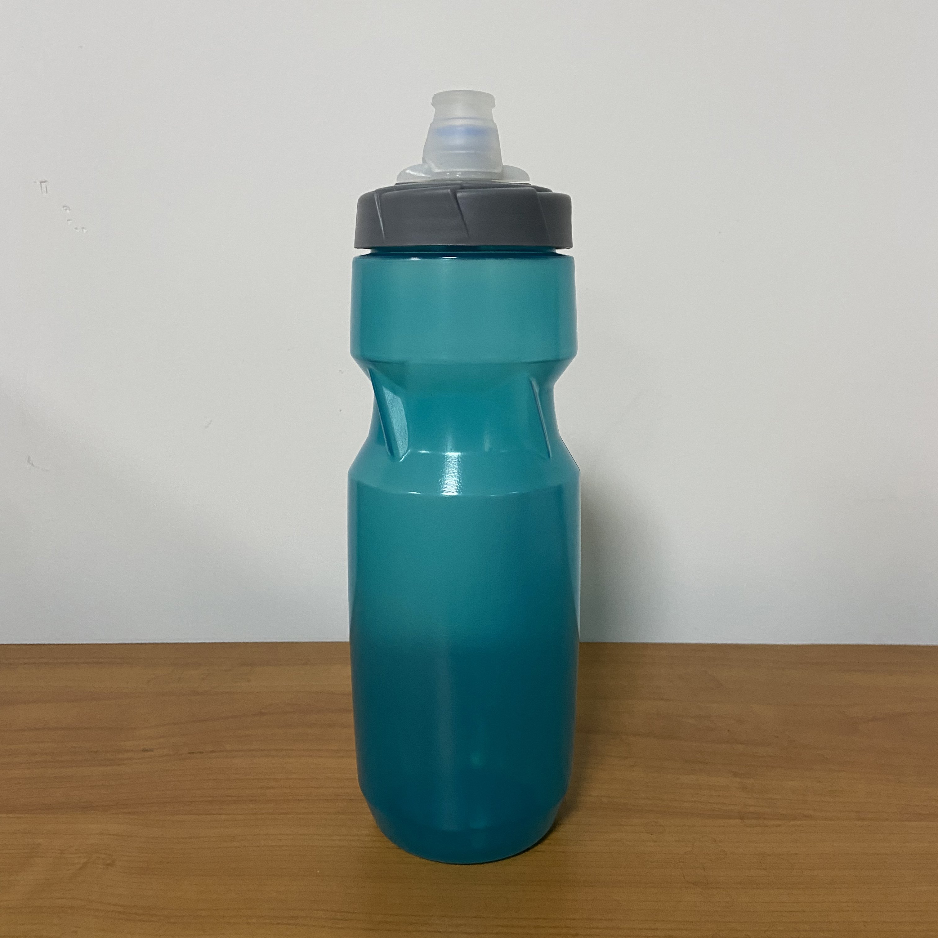 700ml bicycle water bottles plastic sports squeeze water bottle sports plastic water bottles with custom logo