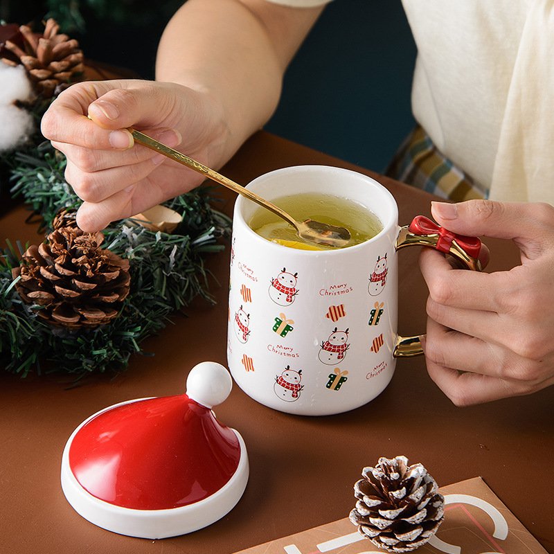 Custom Logo Christmas Ceramic Cup With Lid And Spoon Wholesale Gold Rim Coffee Mug