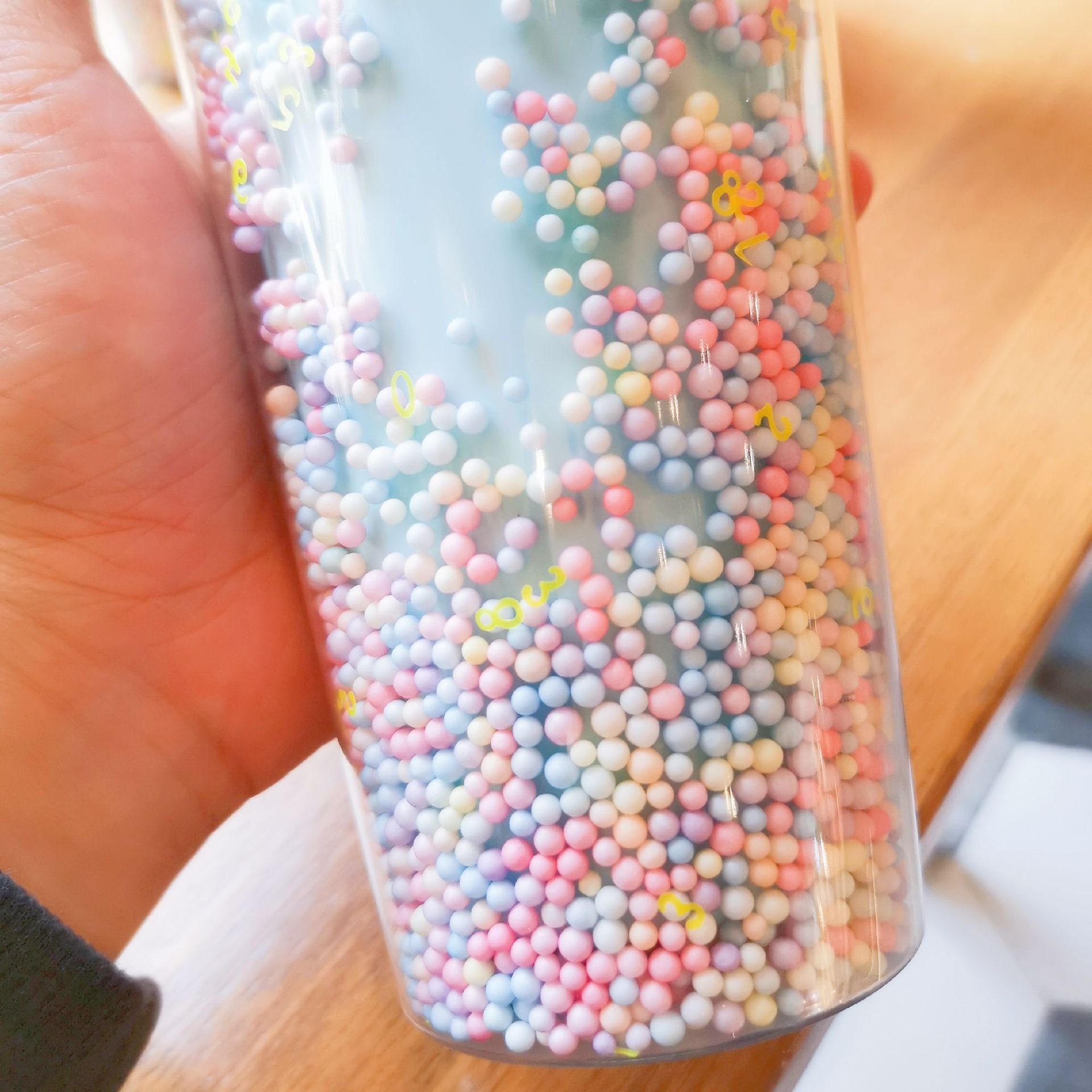 2022 New Creative Rainbow Plastic Water Cup Fashion Large Capacity Ladies Kawaii Straw Water Bottle