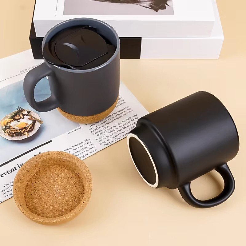 RTS 2025 Custom Logo Ceramic Cup Coffee Tumblers Cups Cork Base Ceramic Coffee Mug with Handle and Lid