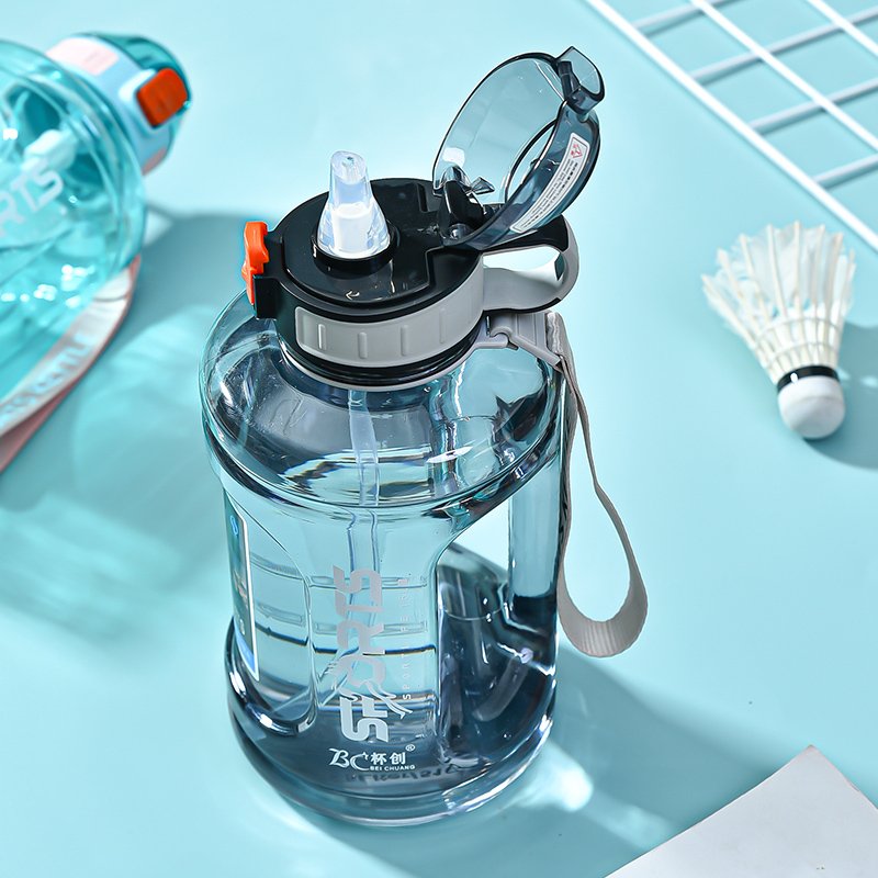 Custom Bpa Free Large Capacity Water Bottle Plastic Water Bottle Sports Bottle With Straw