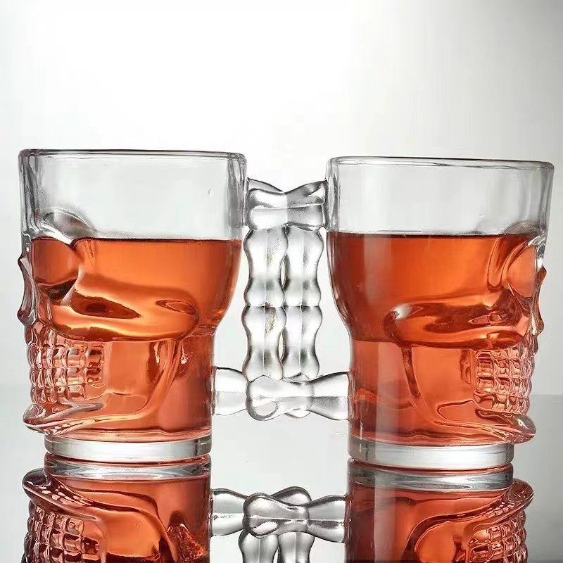 Factory direct sale glass wine glass with handle 17oz wide mouth skull beer mug