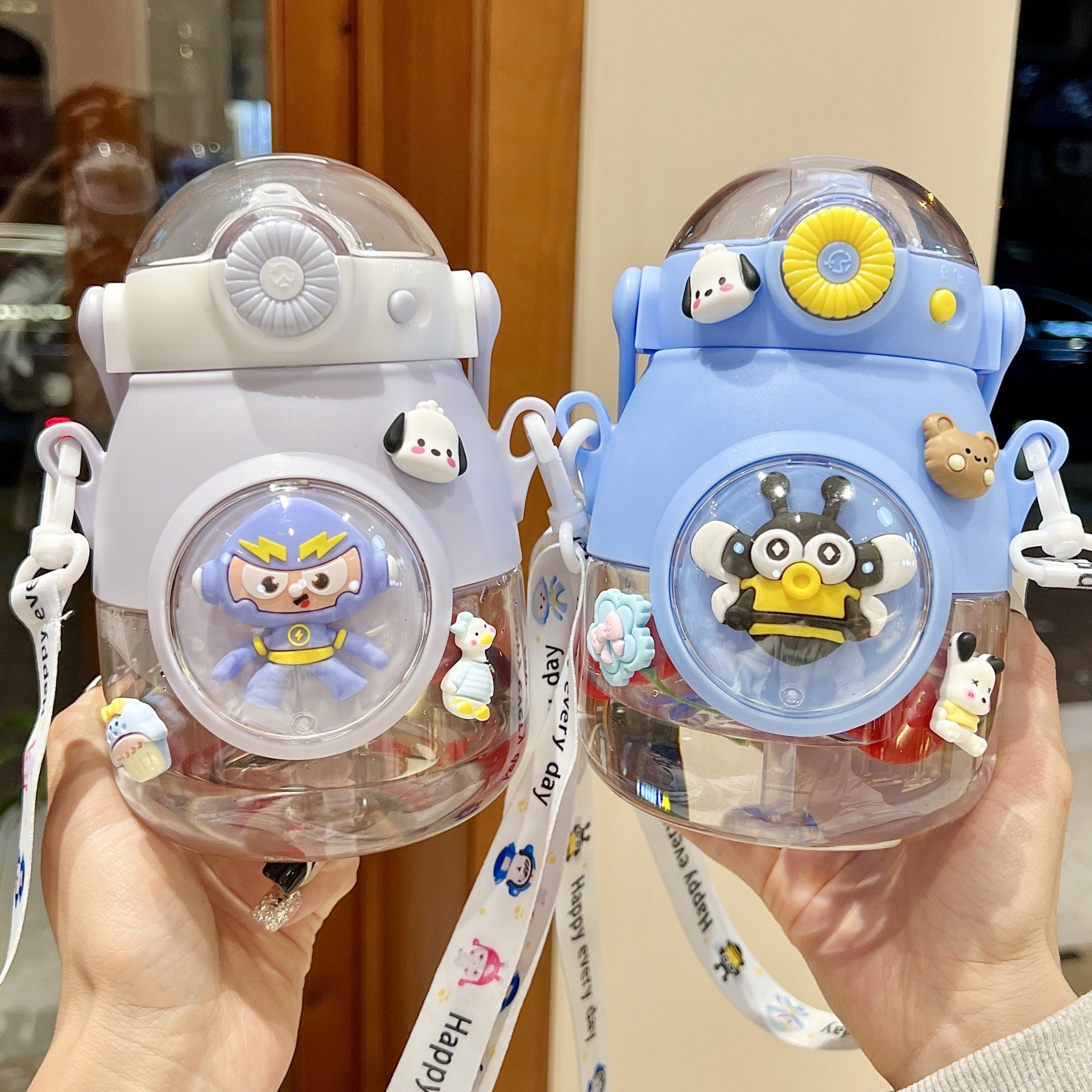 Wholesale Price Bear cute Children's boy 900ml cup bpa free drinking straw cup school kids plastic water bottle with strap