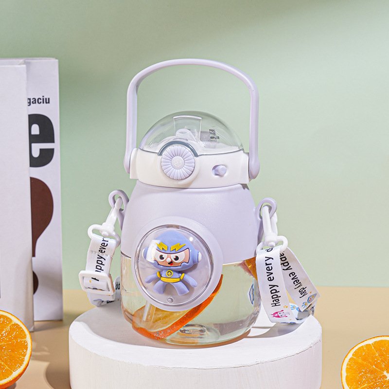 Wholesale Price Bear cute Children's boy 900ml cup bpa free drinking straw cup school kids plastic water bottle with strap