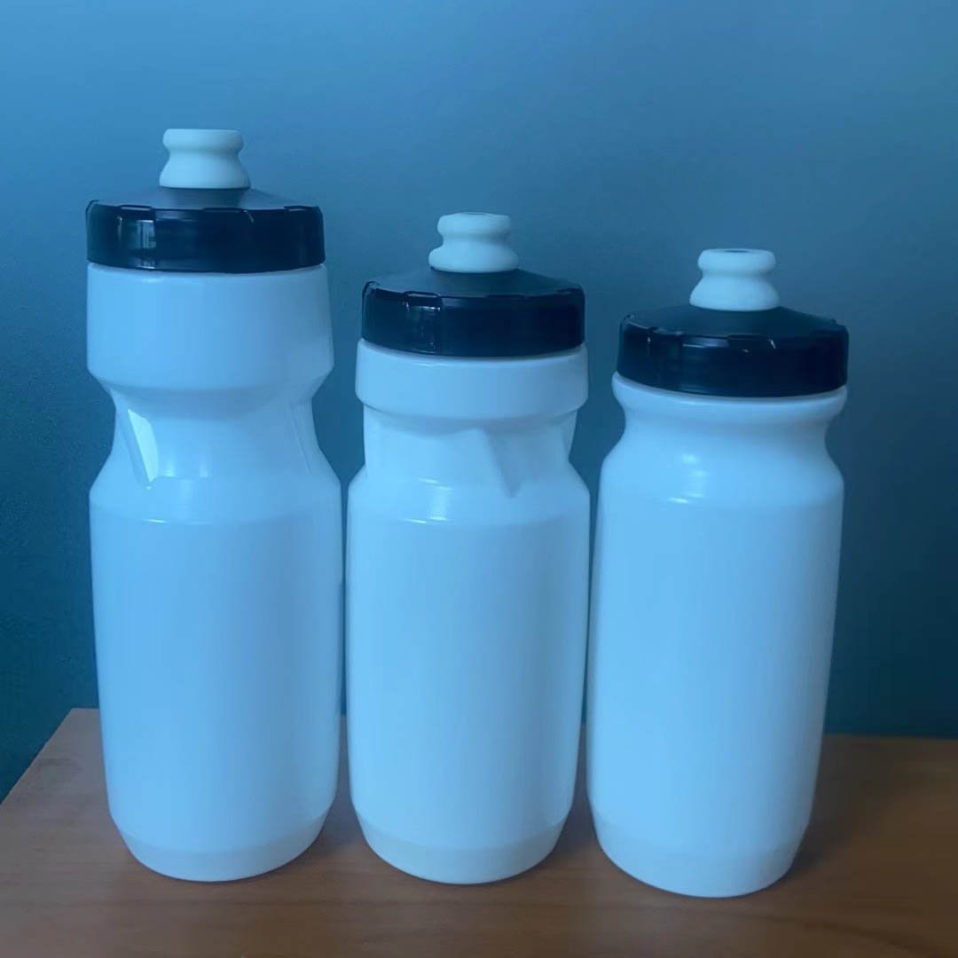 New 600ml 20oz plastic riding water bottle leakproof squeeze water bottle for cycling sport
