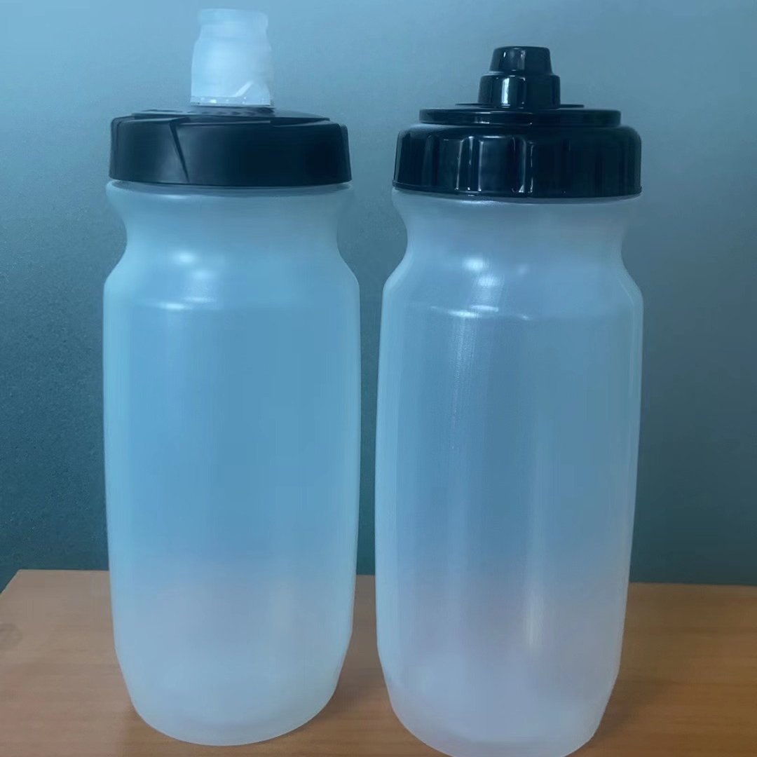 New 600ml 20oz plastic riding water bottle leakproof squeeze water bottle for cycling sport