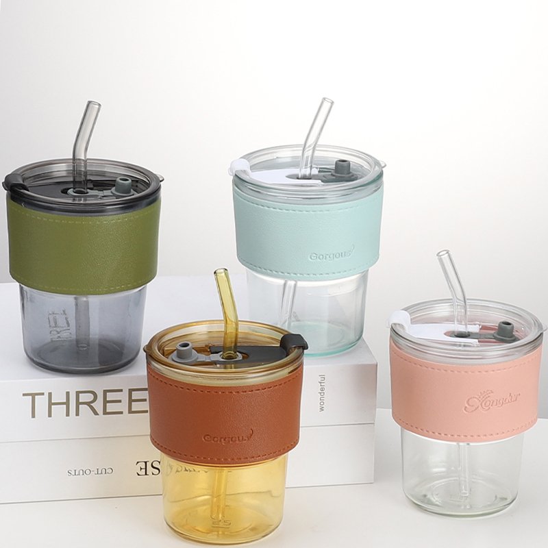 Factory price 15 oz clear glass cup with lid and straw Thick-walled glass mug iced coffee mug with leather cover coffee mug