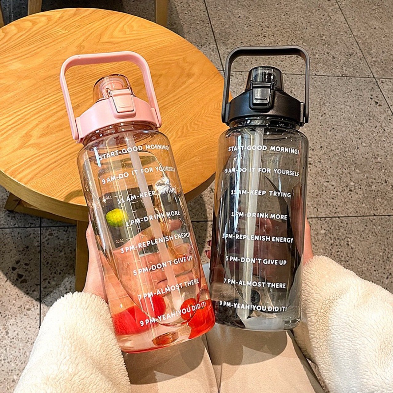 Custom Logo Reusable Gym Sports BPA Free 64 oz 2L Plastic Water Bottle with Time Marker and Straw Portable Travel Mug