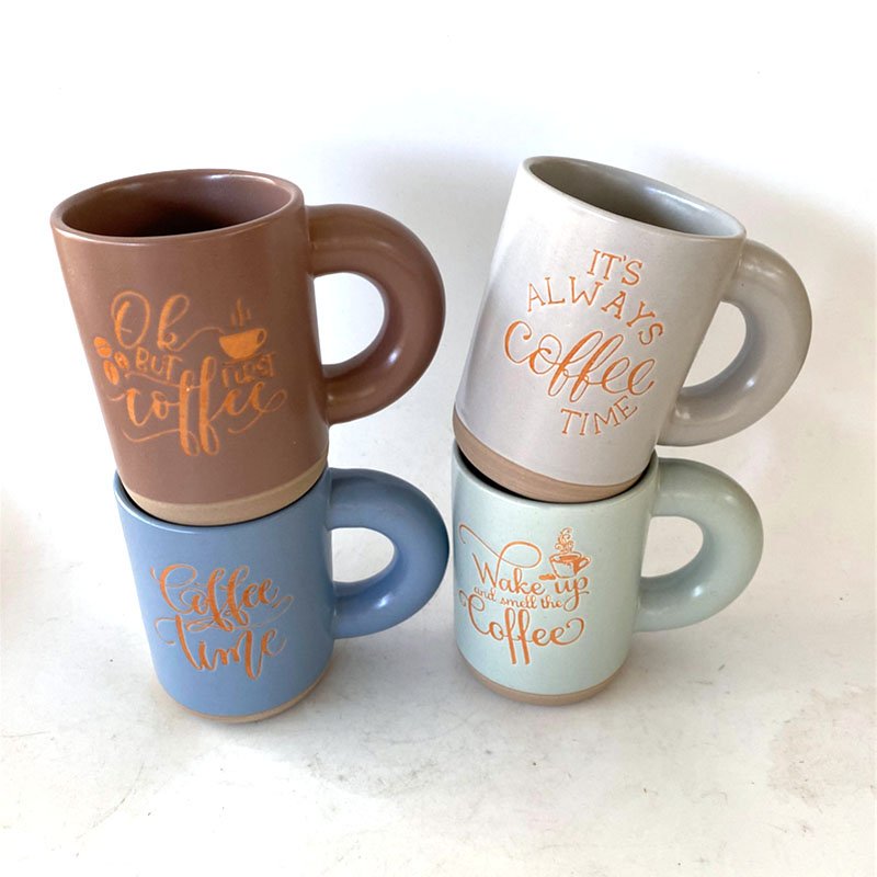 ZSC Daily used high quality Red Color outside white design Handmade Ceramic Mugs Christmas Embossed Logo Ceramic Mug