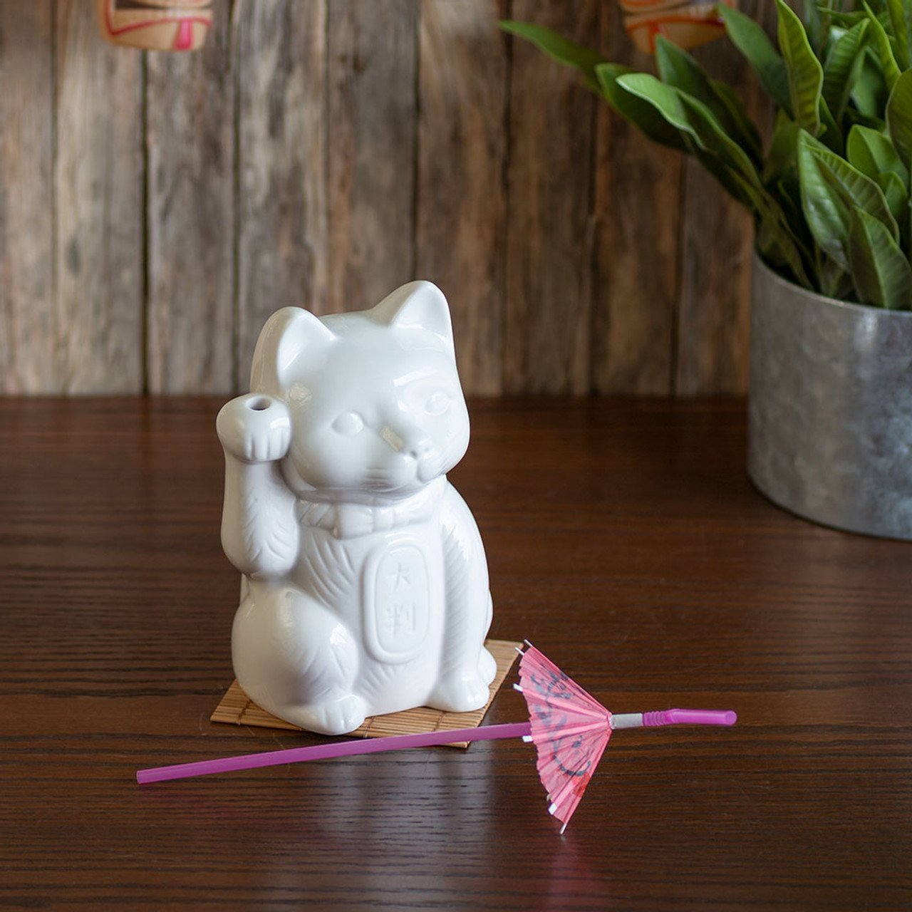 White Maneki Neko Lucky Cat Ceramic Tiki Mug Cocktail Cups for Bar