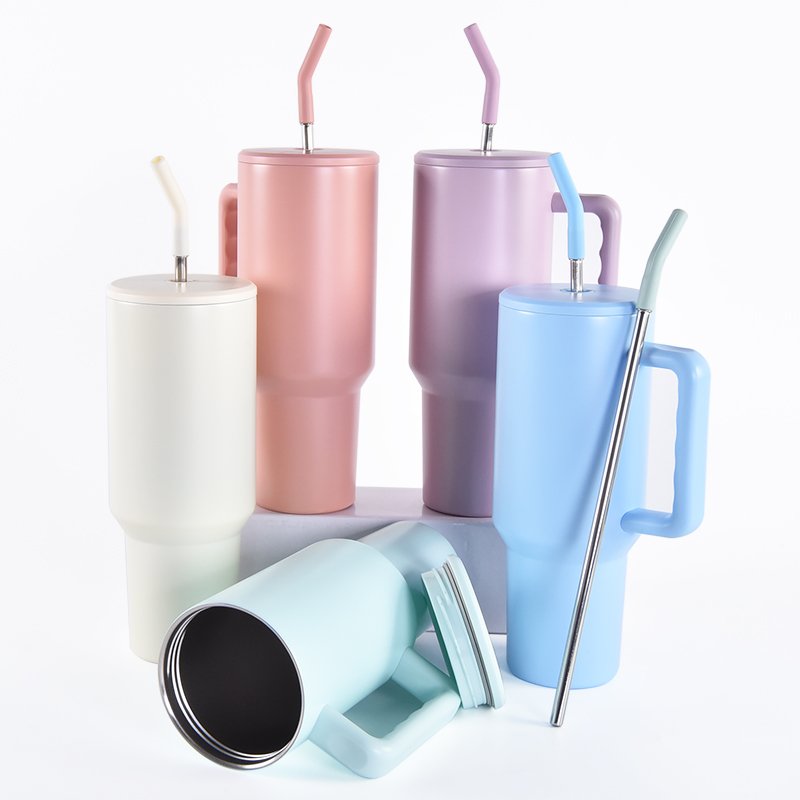 Wholesale 40oz Large Capacity Double Wall Stainless Steel 40 Oz Travel Reusable Vacuum Insulated Water Bottle With Straws