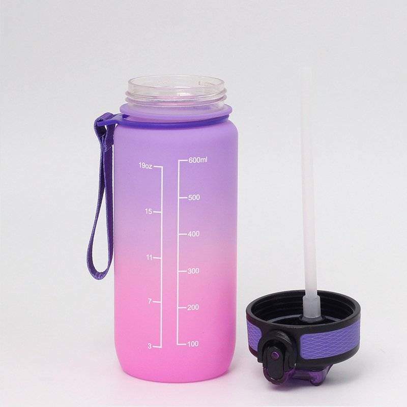 600ml Plastic Water Bottle For Sports Bottle with Times to Drink and Straw Carrying Strap Motivational Drinking Water Bottle