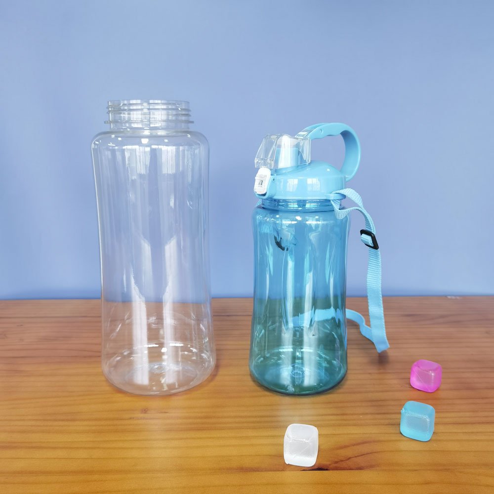Real Plastic Space Cup 1L 2L Large Capacity Portable Strap Outdoor Sports Water Bottles With Custom Logo